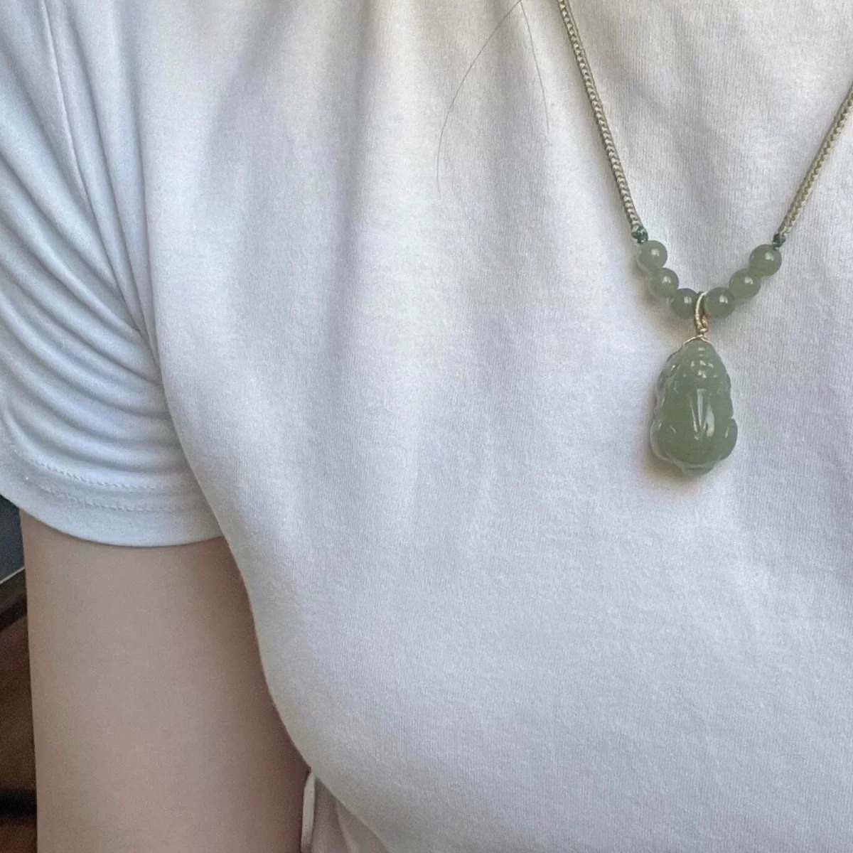 남성과 여성 커플을 위한 천연 HETIAN JADE PIXIU 펜던트 얼음 맑은 물 펜던트 청백색 옥 펜던트 선물