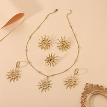 欧美新款不锈钢锤纹螺旋太阳吊坠项链轻奢钛钢锁骨链高级感饰品女