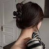 Retro atmospheric hairgrip from pearl, small crab pin, bangs, shark, French retro style, light luxury style