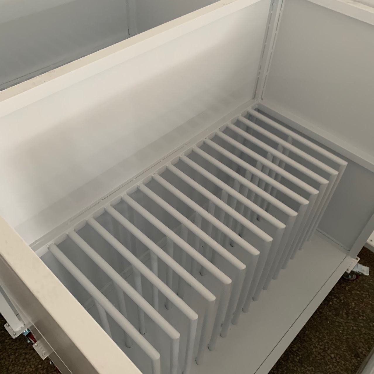 车间周转工装车工作台带脚轮可滑动移动工业电脑白喷涂