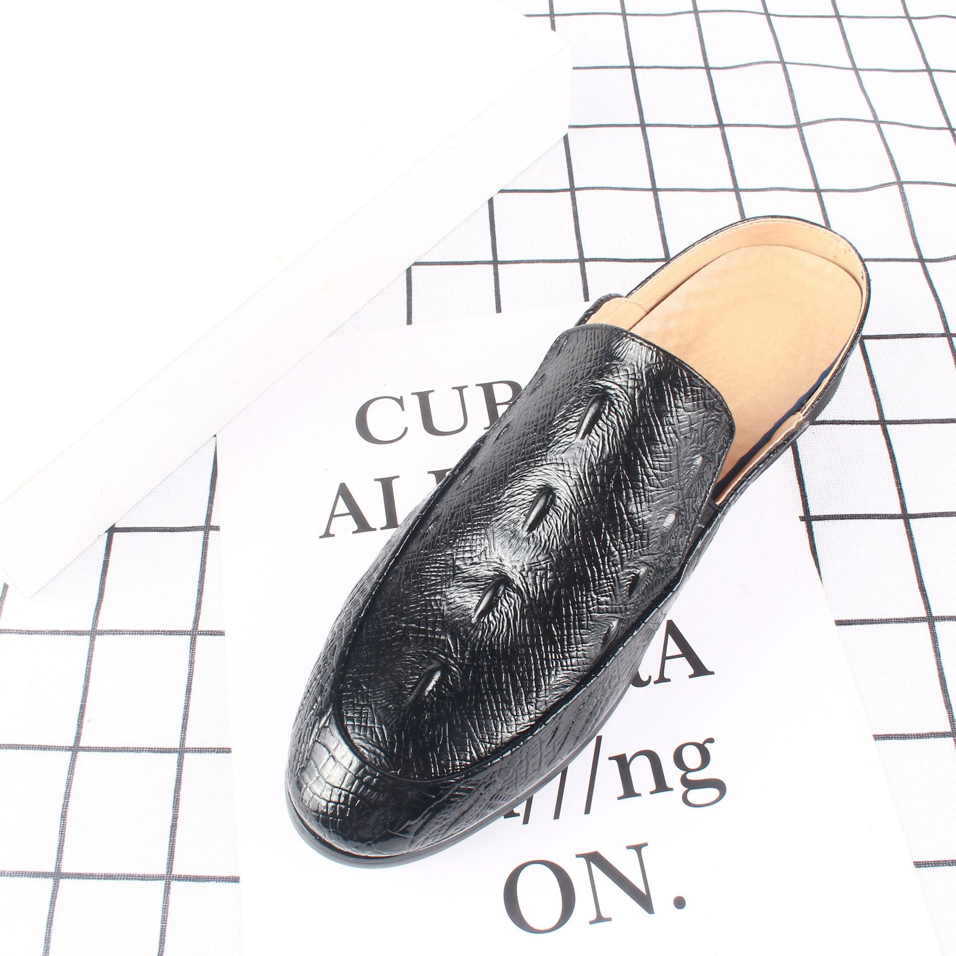 �ļ�͸������Ь�к�������һ�ŵ��������϶���Ь����ʦСƤЬ015