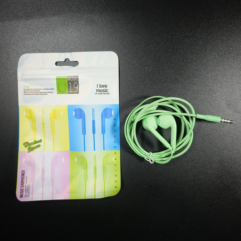 U19 música con cable y medio en el oído con graves pesados con control de cable de trigo, auriculares en bolsa, auriculares al por mayor