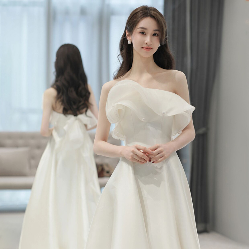 Novia coreana de pecho ligero vestido de boda otoño 2025 nuevo hombre pequeño matrimonio blanco compromiso viaje vestido de disparo