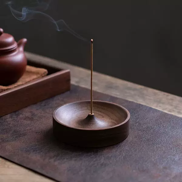 New Black Walnut Incense Holder Made of Solid Wood, Chinese-Style Home Tea Ceremony Incense Burner, Small Black Walnut Aromatherapy Stove