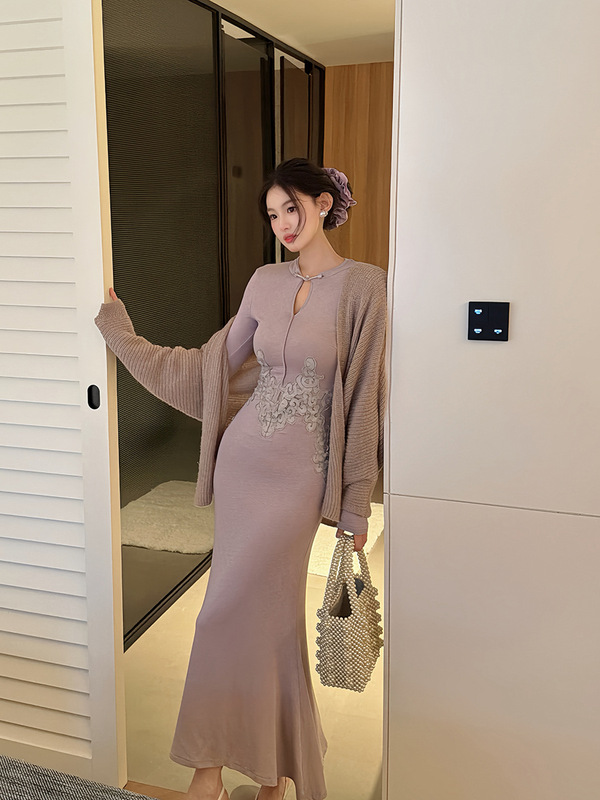[Porcelain Blossom] New Chinoiserie Retro Cheongsam Slim-Fitting Embroidered Dress with Soft Waxy Knitted Cardigan