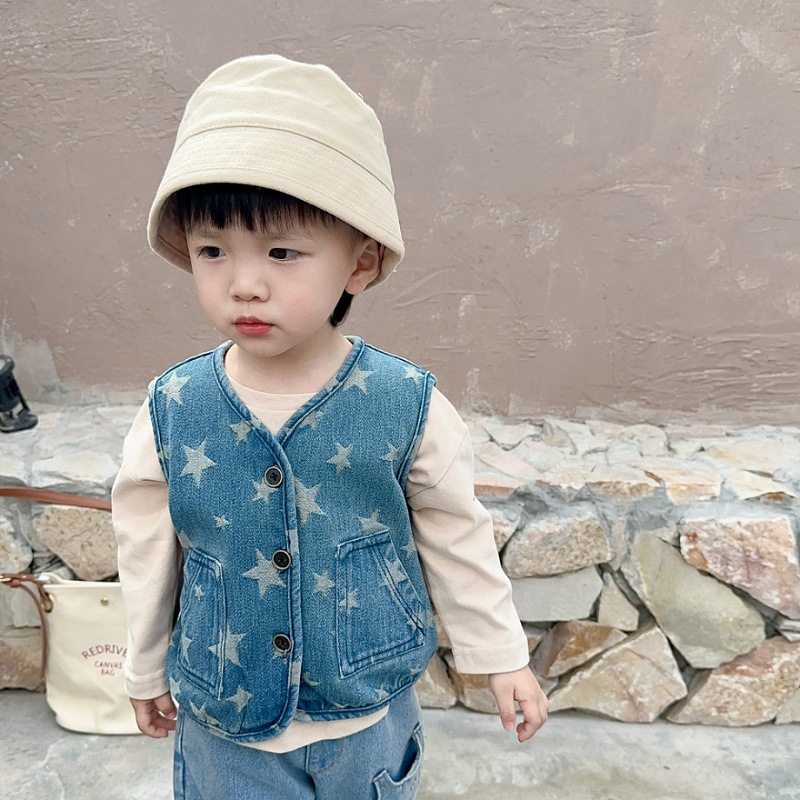 2024 primavera estilo coreano niños y niñas bebé versátil suelta estrella de cinco puntas Chaleco de mezclilla abrigo angustiado retro para niños