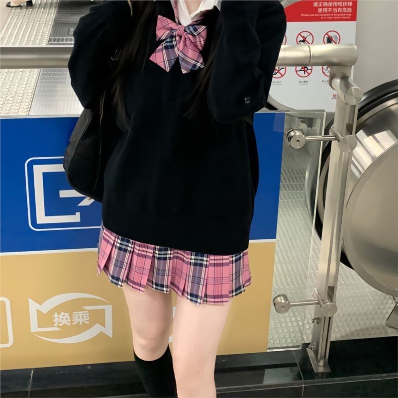 라즈베리 체크 스커트 + 같은 체크무늬 나비넥타이