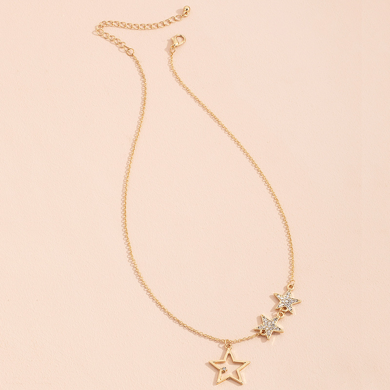 Collar Con Colgante De Estrella De Diamantes Simple display picture 3