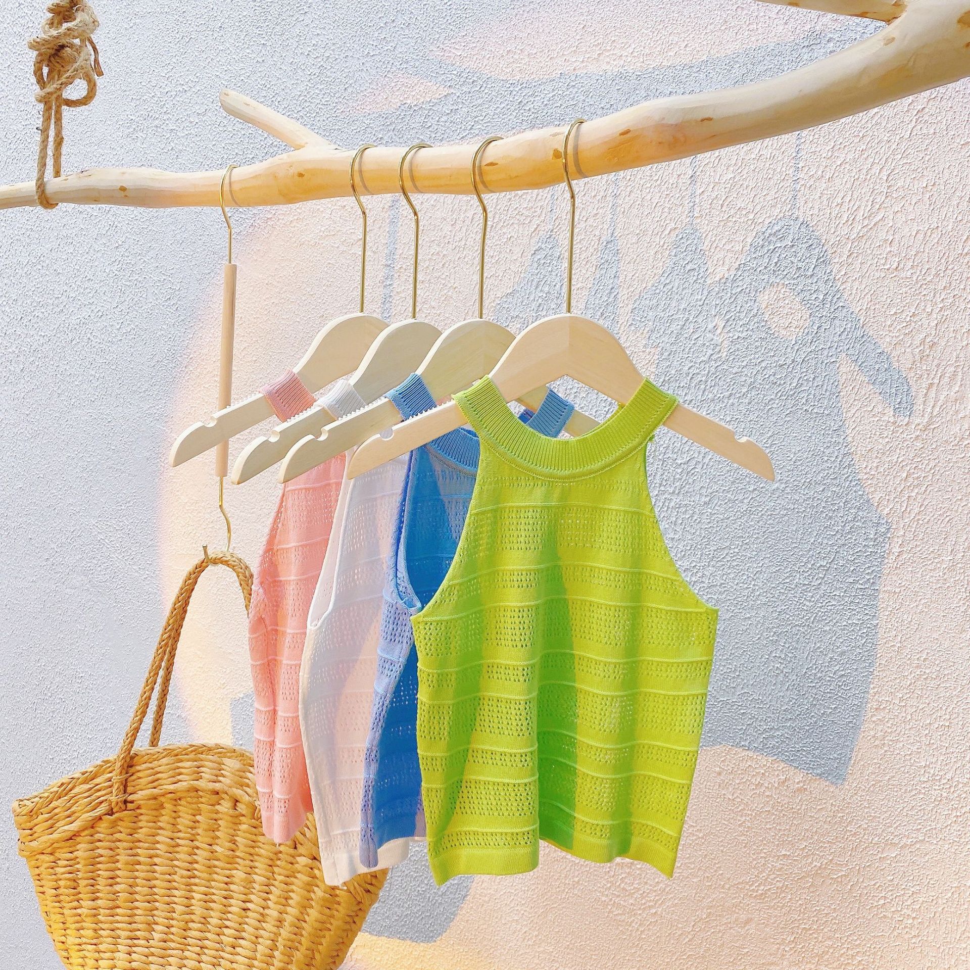 Ropa para niños 2023 Nueva ropa de verano para niñas Sling bebé estilo occidental top de verano para niños Chaleco de cuello redondo ropa exterior delgada