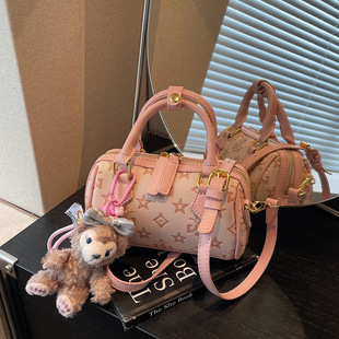 ��ɫ������ʿ�D���^��Ů�߼���С���μ�����ֵ�r��б���������