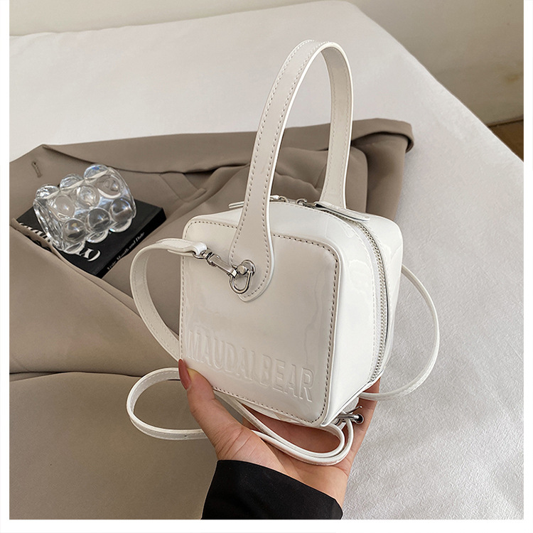 A new trendy and stylish handbag for women in 2025, featuring a red single-shoulder crossbody small square bag undefined