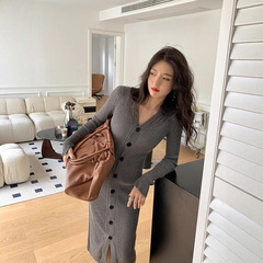 秋の婦人服2023新作高級感お姉さん気質女神範赤いニット長袖ワンピース