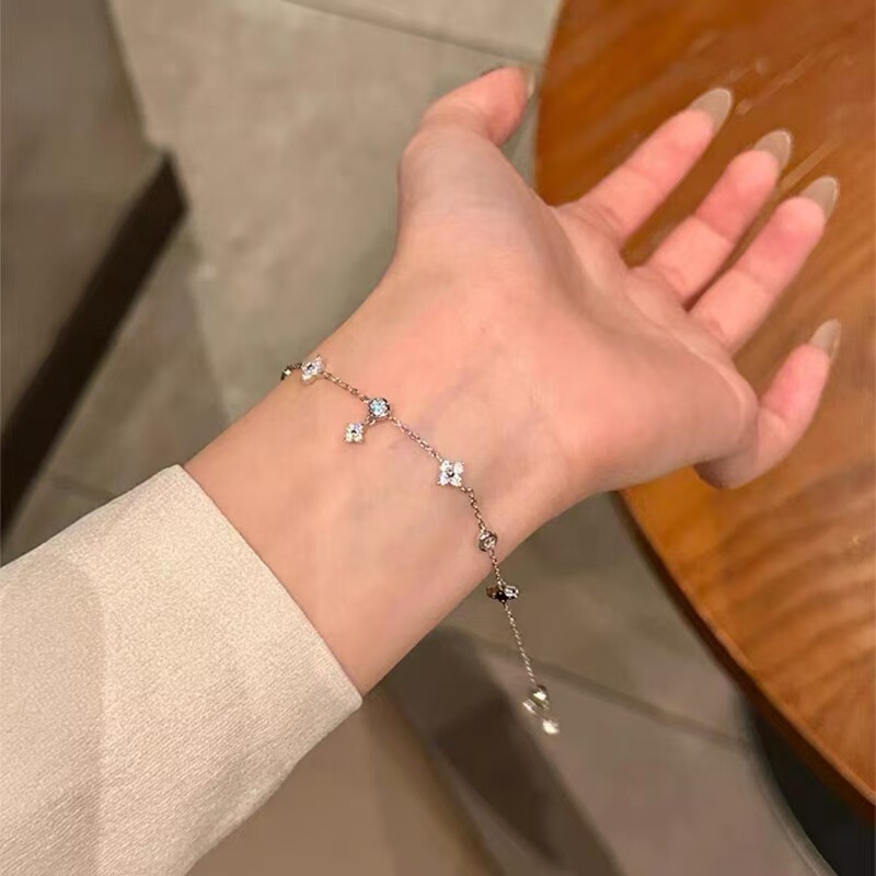S925 Silver Plated Four-leaf Clover Bracelet for Girls 2025 New Style Light Luxury Niche Exquisite Design High-end Feeling Hand Jewelry