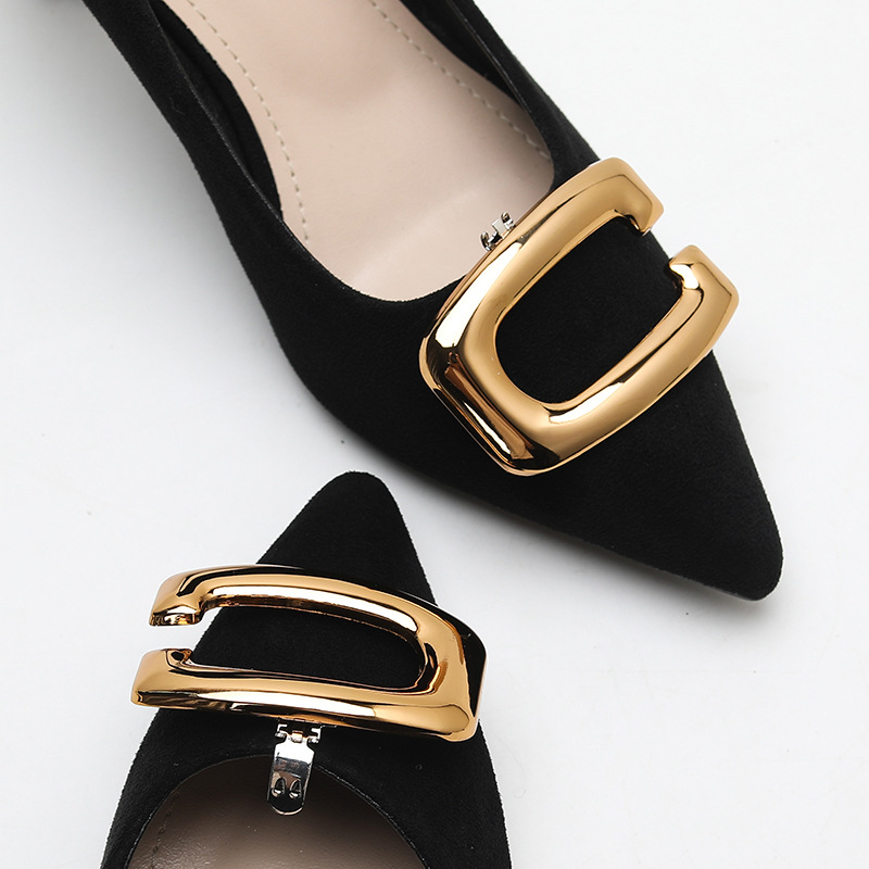 Cボタンの金属の靴は国境を越えて靴の花の靴を掛けます。