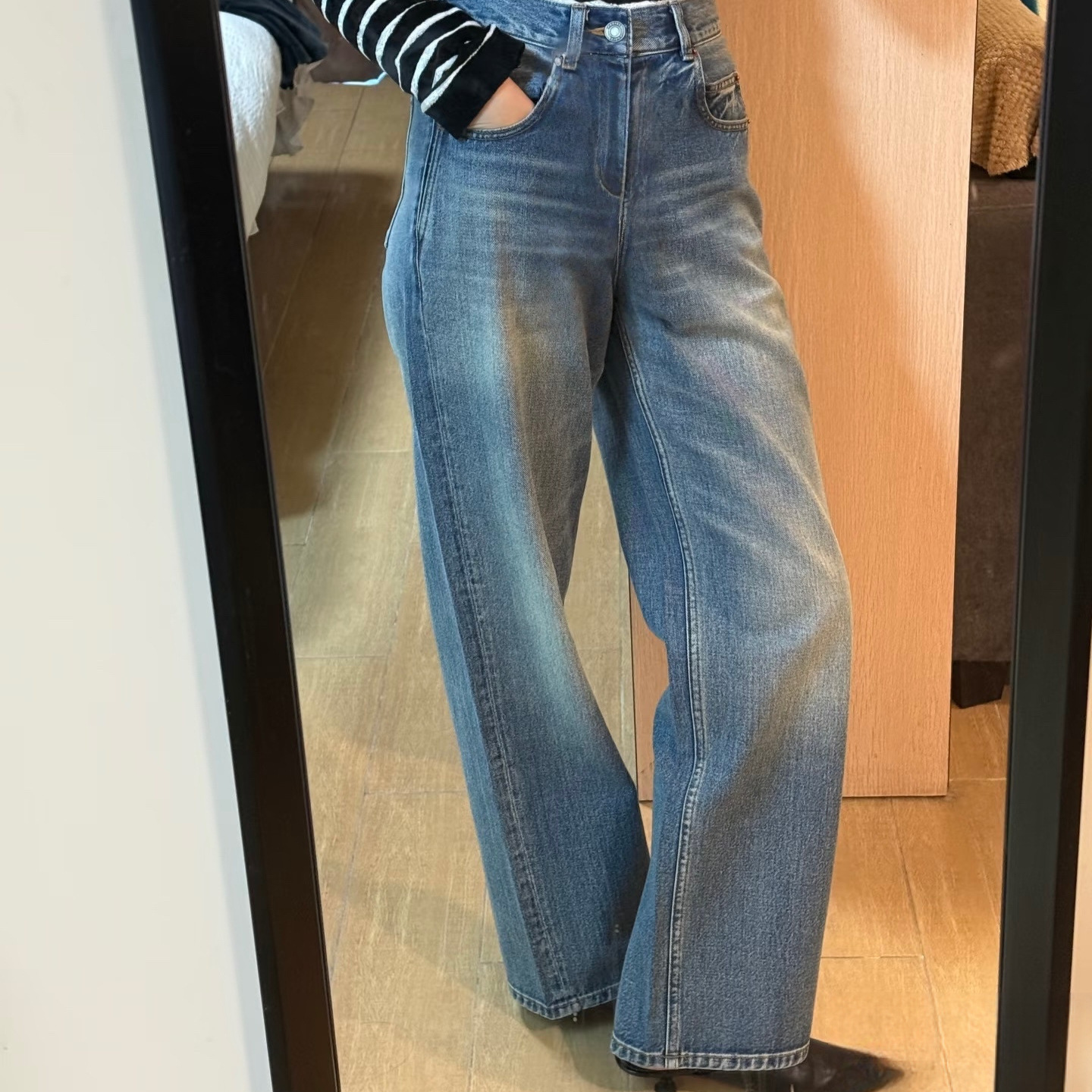 New Cotton Rose Same Style Fashionable Retro Slim Slim Modern V-Shaped High Waist Straight Jeans for Women 5028