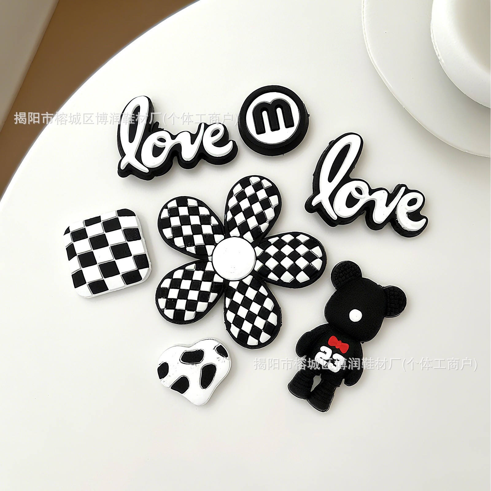 폭력적인 곰 흑백 체크무늬 꽃 (버튼으로 직접 사용)