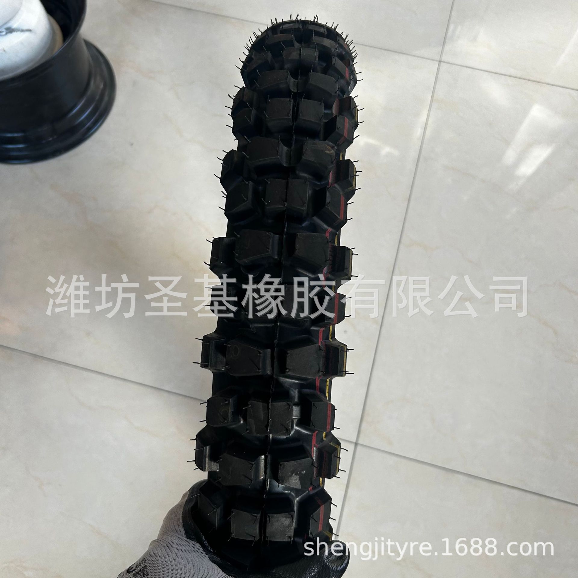 厂家直售 越野摩托车胎外胎防滑耐磨300-18