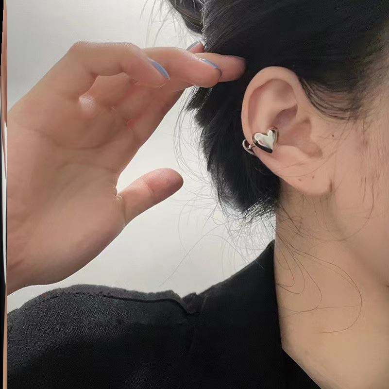 De alta calidad de estilo francés de metal precioso clip de oído de las mujeres pendientes sin oreja 2022 nueva moda elegante simple clip de hueso del oído