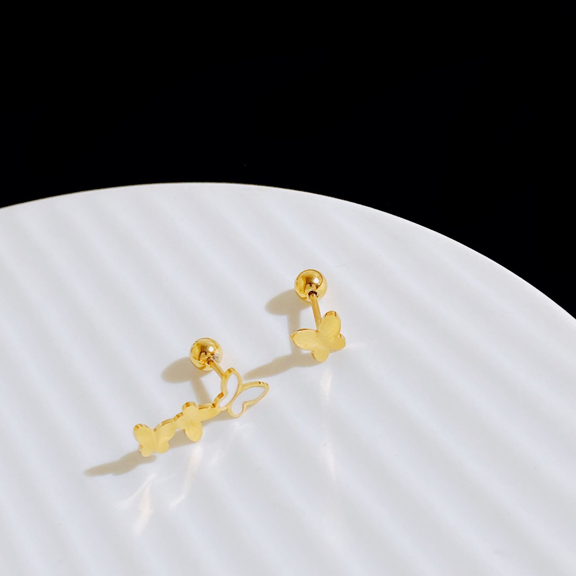 Daily Occasion Copper Material Butterfly Pattern Fashion Butterfly Copper Plating Ear Studs 1 Pair
