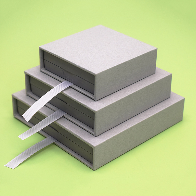 Gray (with the same color box);7*7*2CM