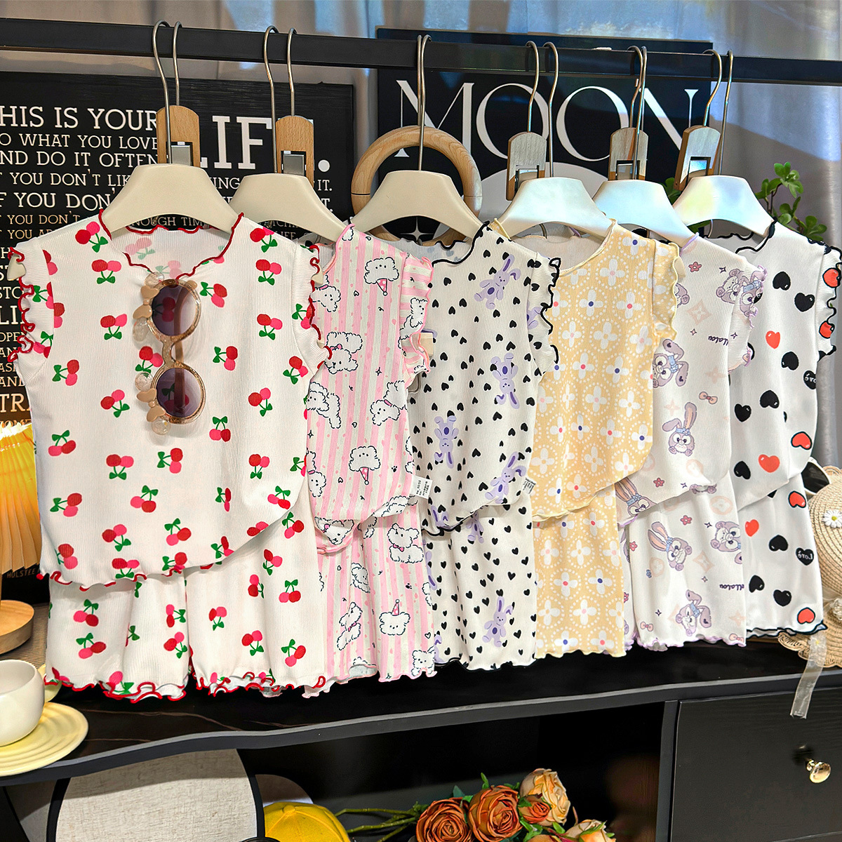 Set de mangas cortas para niños de verano nuevo encaje de niñas ropa para el hogar de niñas pantalones cortos de hielo de dos piezas ropa infantil al por mayor