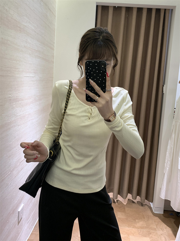 设计感!纸片人穿搭大圆领纽扣修身正肩弹力长袖纯色针织打底T恤女|undefined