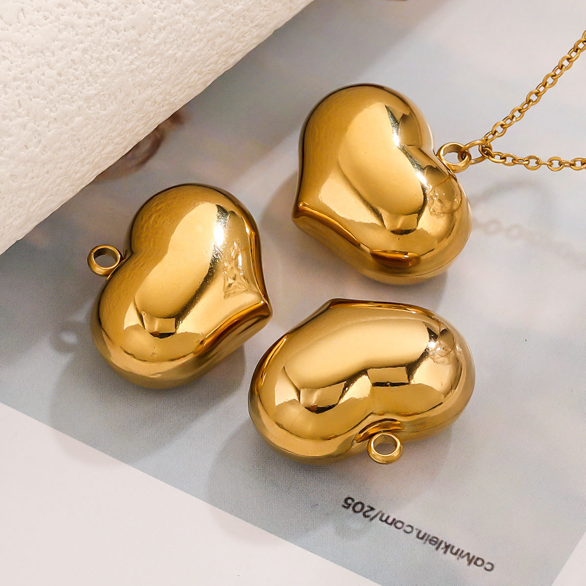 Europa y América de alta calidad pulido moda salvaje galvanoplastia amor colgante LOVW collar cadena de clavícula gran corazón accesorios de joyería