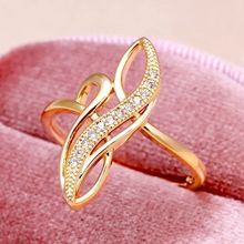 Huitan Simple Fashion Design Finger Ring Lady Engagement Cer
