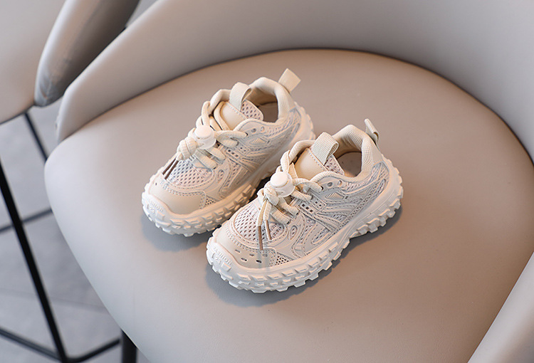 2024 Primavera Autunno Nuove scarpe alla moda per pneumatici Versatili per ragazze e ragazzi, Scarpe sportive in rete bianche e nere, Ragazzi casual_voghion.com