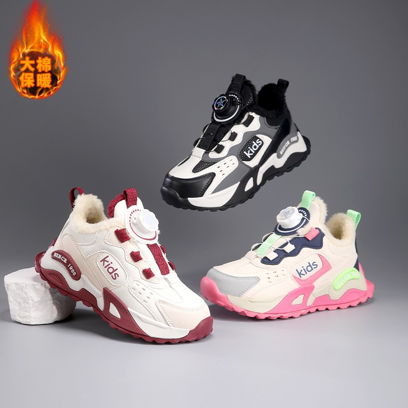 2025 nuevo otoño y invierno más calentamiento de terciopelo zapatos de niñas zapatos de algodón grandes zapatos de niños pequeños zapatos de suela suave