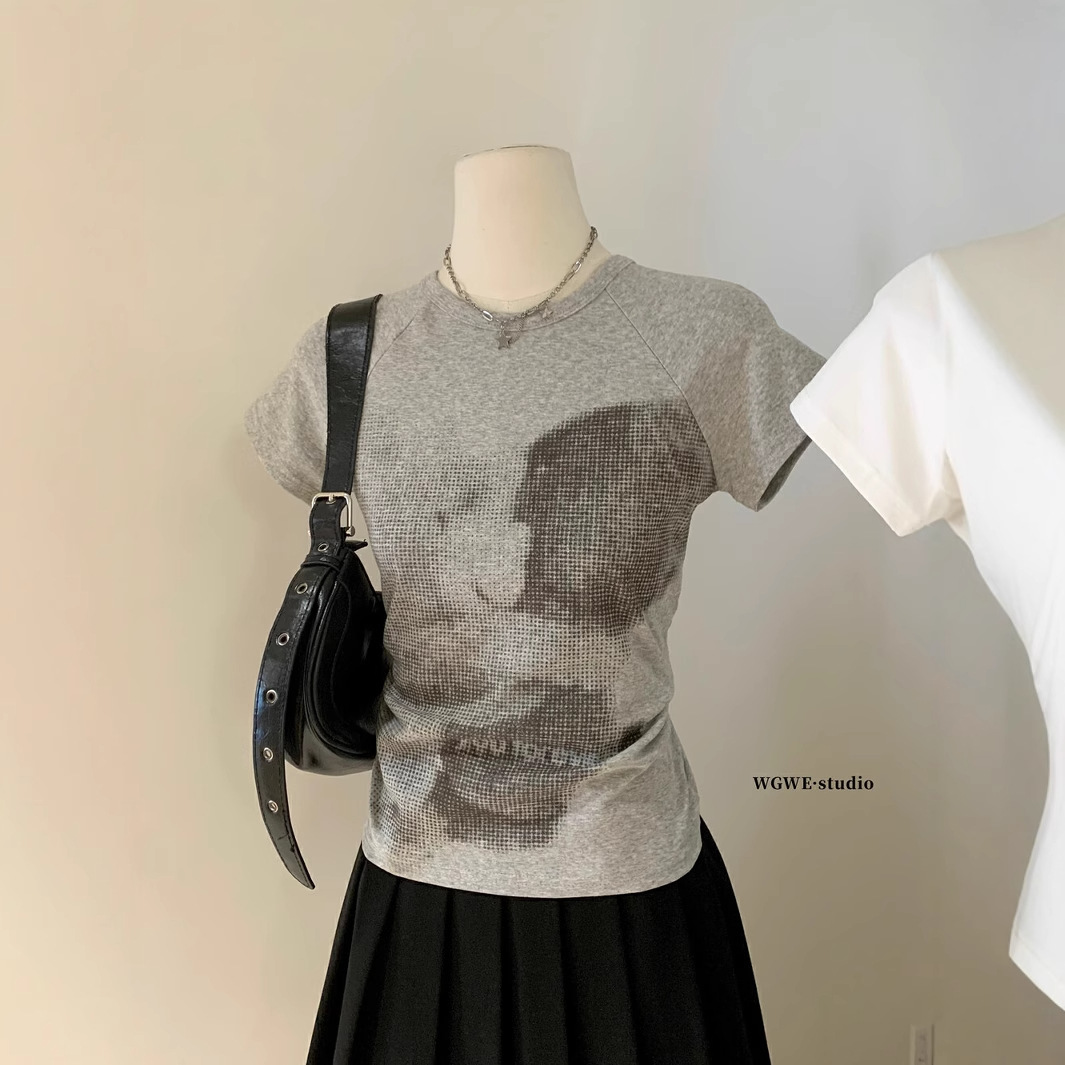 WGWE2025 Summer Hot Girl American Hombro Slim Bear Manga corta con estampado de cuello redondo Camiseta de manga corta Camiseta de mujer W5410