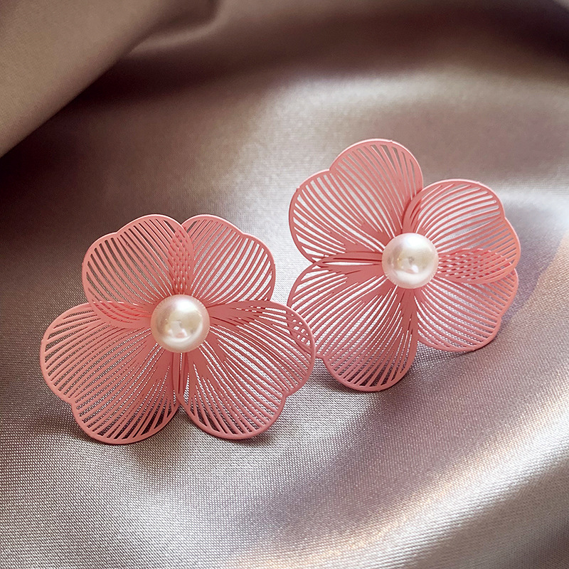 銀の針の甘い小さい清新な花の真珠のピアスの軽い豪華な風のイヤリングの百合の高級感の耳飾りの女性dingzhi|undefined