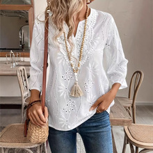 25欧美跨境秋季宽松型V领通勤刺绣喇叭袖蕾丝上衣雪纺衫V领设计