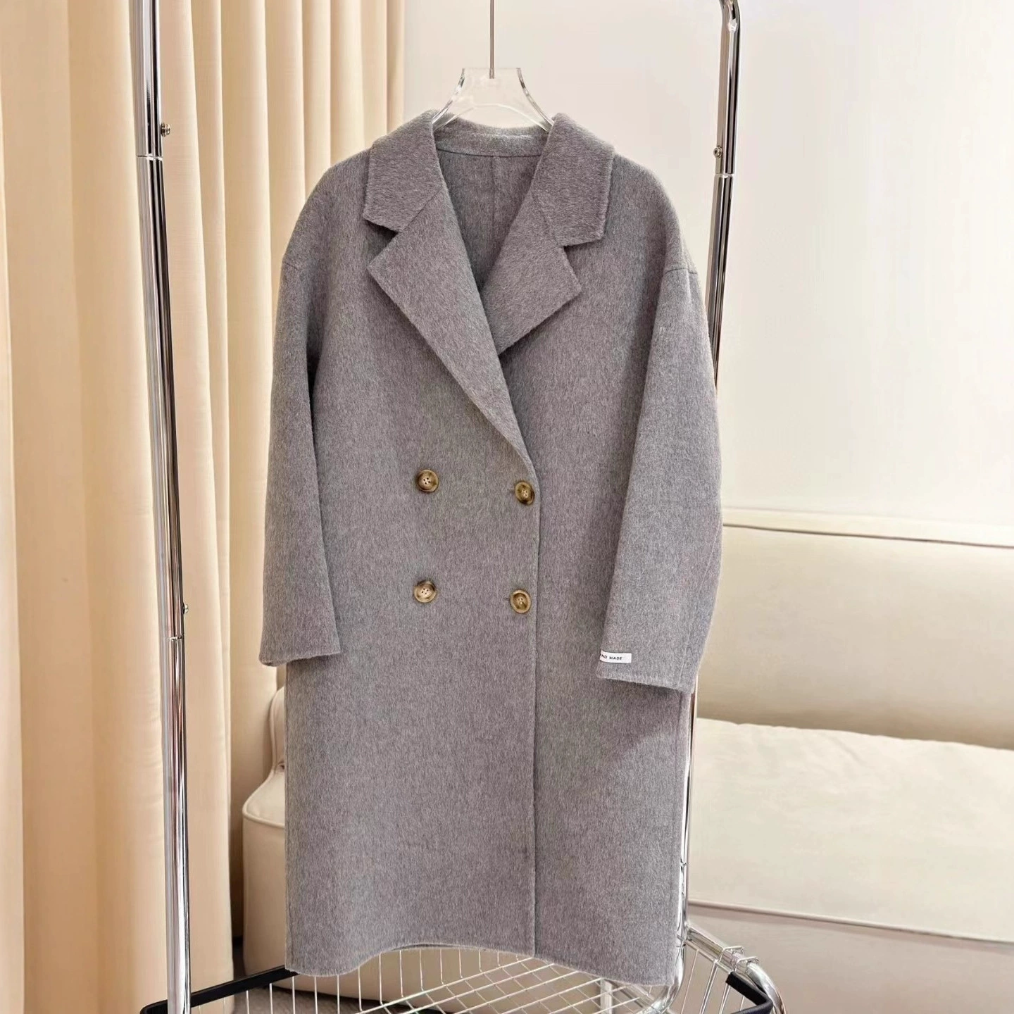 Классическое двустороннее шерстяное пальто 2025 года для миниатюрных женщин, незаменимое двубортное элитное стильное шерстяное пальто для женщин, модное