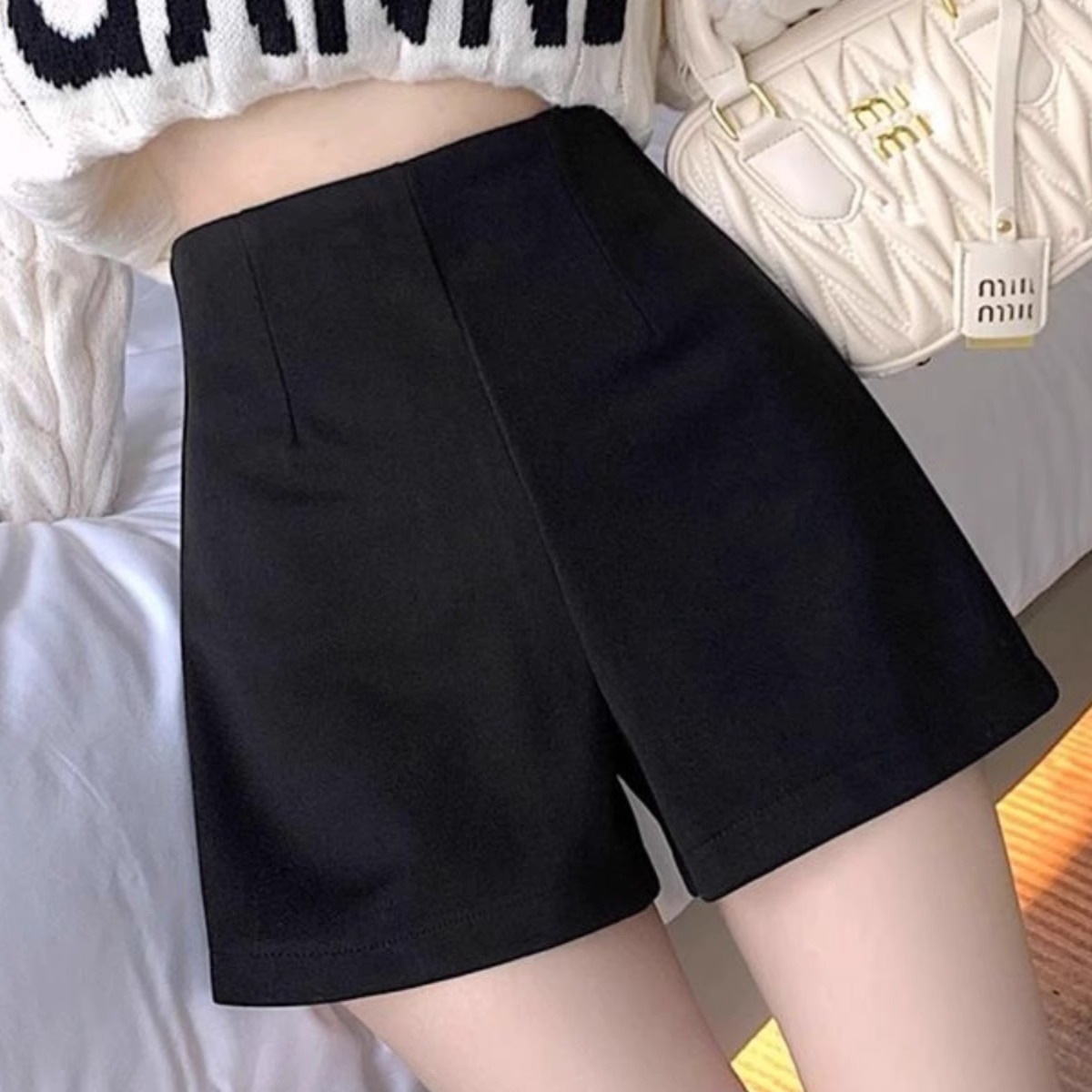 黑色西装短裤女秋冬加绒外穿高腰显瘦弹力a字下半身失踪打底靴裤
