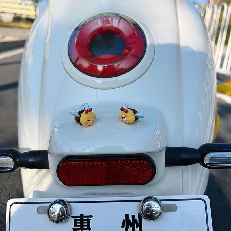 Cute little bee-shaped rearview mirror decoration for electric scooters, a small and charming accessory for electric bikes and motorcycles