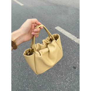 7041 People Have Collected 2025 New Soft Leather Cloud Bag Pleated Handbag Women's Niche High-End Underarm Bag