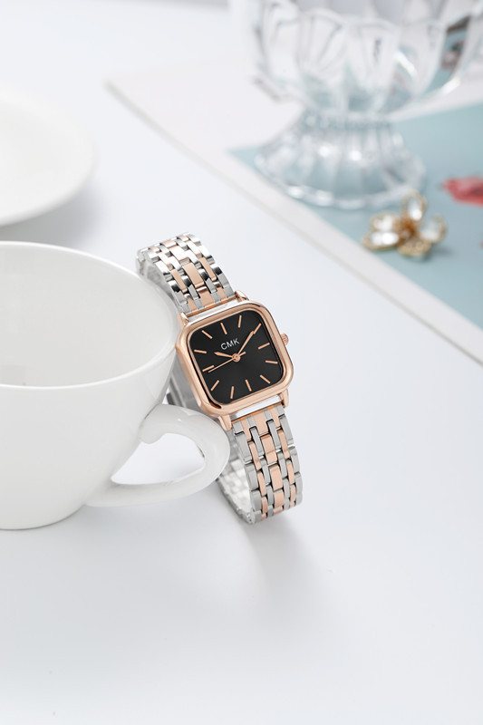 Orologio da donna al quarzo con bracciale design minimalista_voghion.com