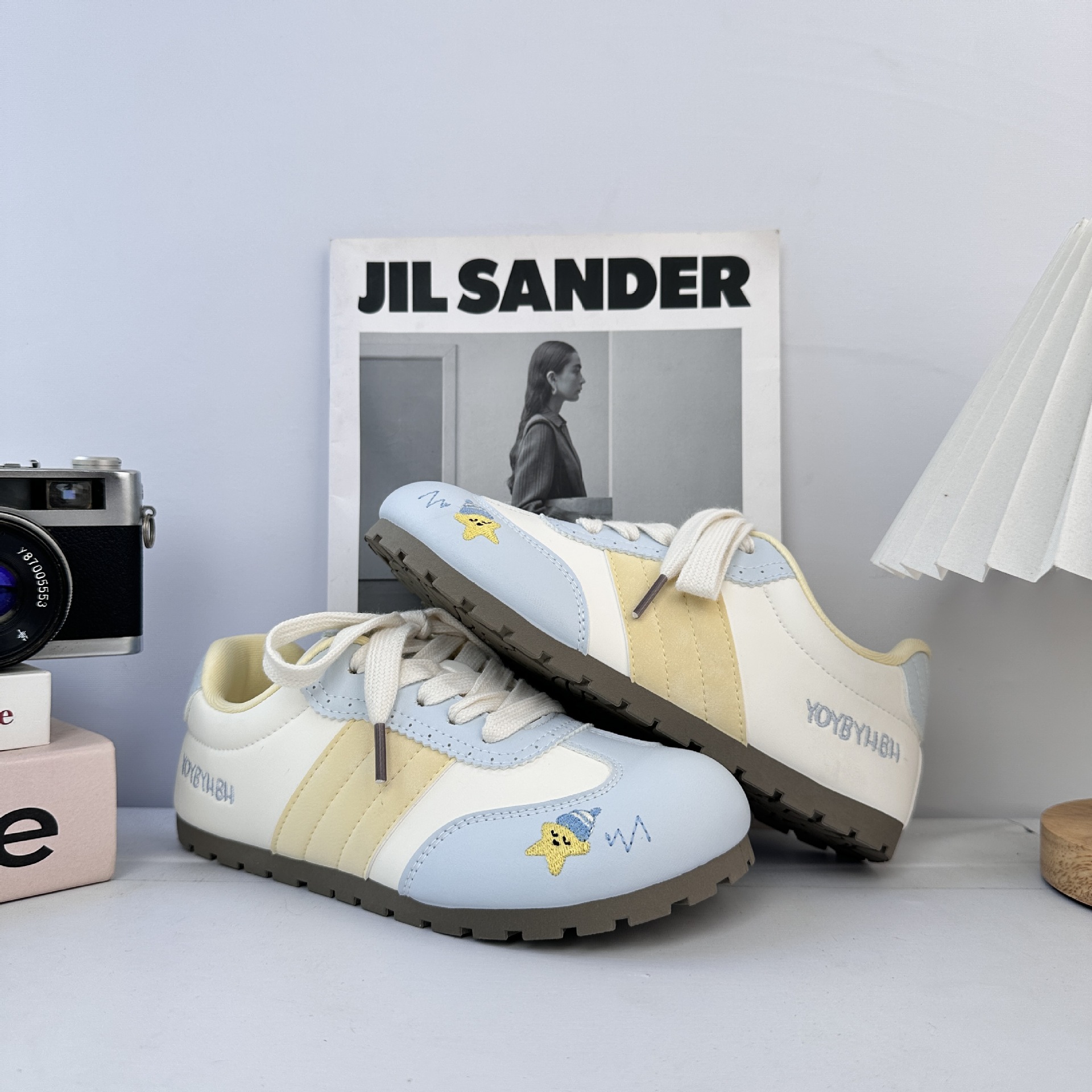 Yuanbo lindo nicho zapatos de skate para mujeres 2025 nuevo otoño deportivo casual ligero puff zapatos blancos