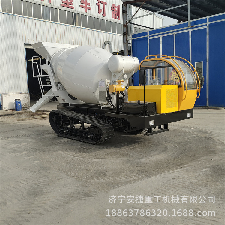 3方履带混凝土搅拌车 光伏浇筑桩履带式罐车 水田履带混凝土罐车