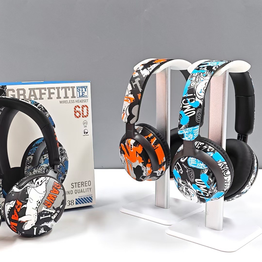 Transfronterizos nuevos AKZ - 38 personalidad creativa camuflado graffiti auriculares auriculares Bluetooth auriculares inalámbricos al por mayor