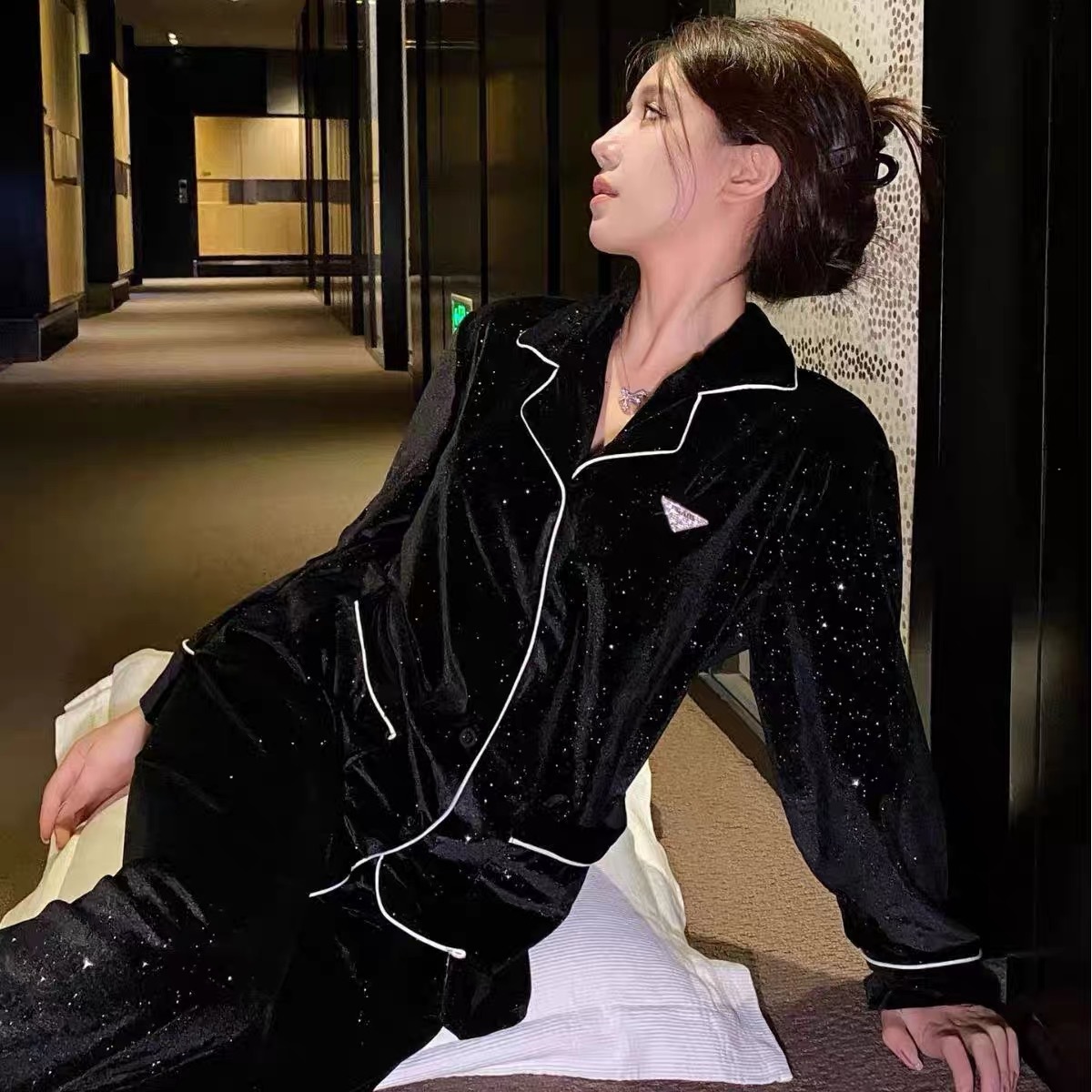 Solid Color Pattern Winter, Autumn Season Home Women's Elegant Luxurious Solid Color Polyester Fleece Pants Sets Pajama Sets