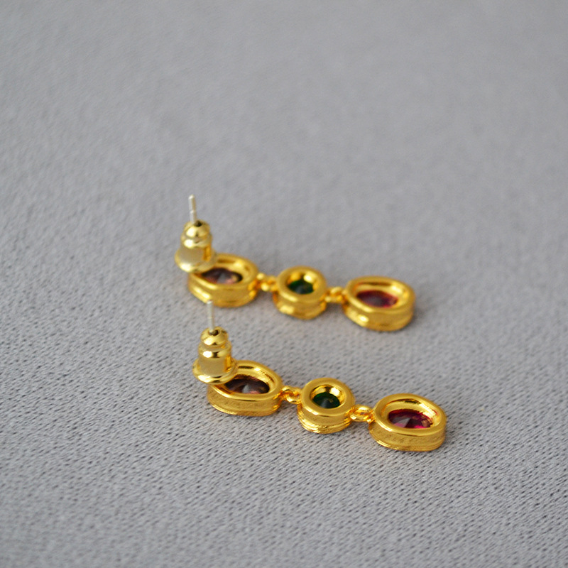 Japonés y coreano dulce color gema irregular textura Latón chapado en oro temperamento simple 925 aguja de plata pendientes para las mujeres