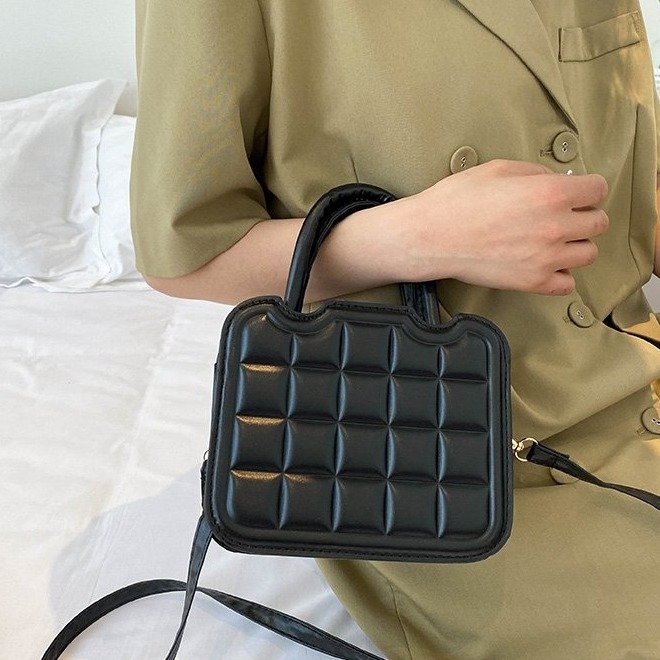 Solid Colour Checkered Crossbody Bag Retro French Shoulder Saddle_voghion.com