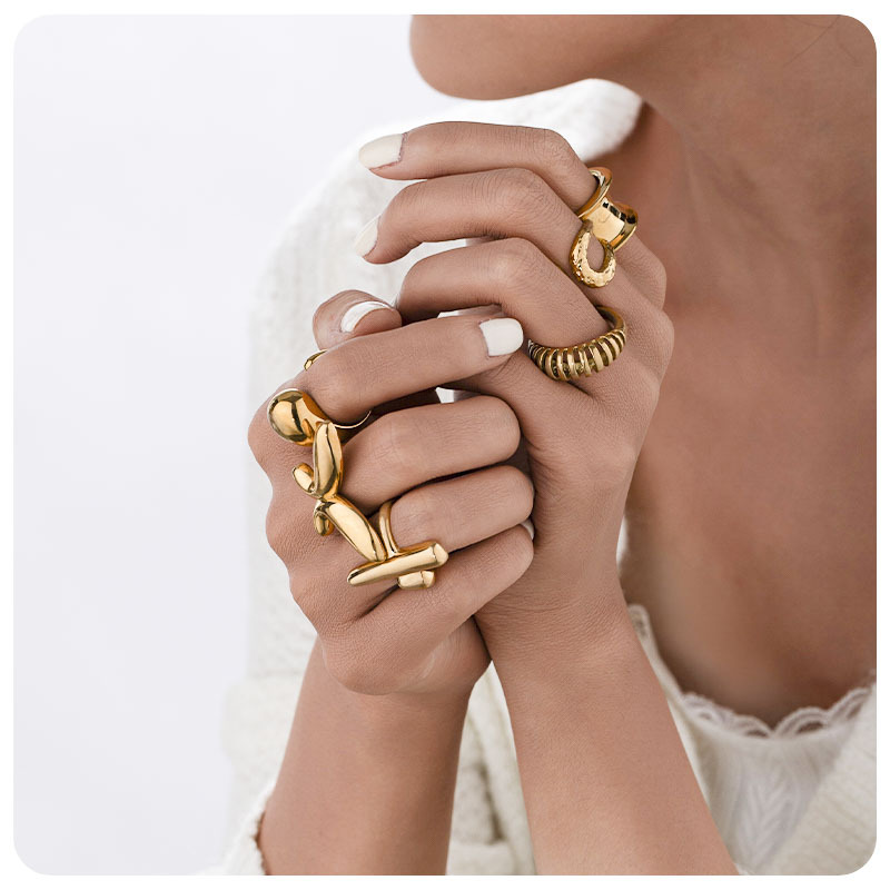 Tina transfronteriza diseño simple personalidad joyería de mano acero inoxidable chapado 18K oro temperamento brillante mariposa abierta anillo para mujeres