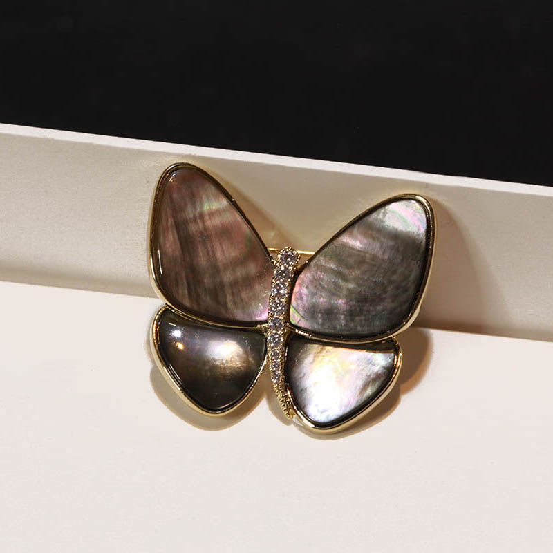 Conchas naturales mariposa universal broche de taladro temperamento femenino minimalista accesorios de pin de moda anti-luz dulce pecho de cobre