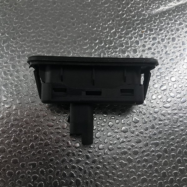 Suministro transfronterizo de comercio electrónico interruptor de puerta trasera interruptor de bloqueo central interruptor de tronco 8200076256