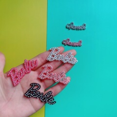 プラスチックのバラの赤いバービーbarbieのアルファベットの部品の携帯電話のケースdiyのアクセサリーのキーホルダーの部品