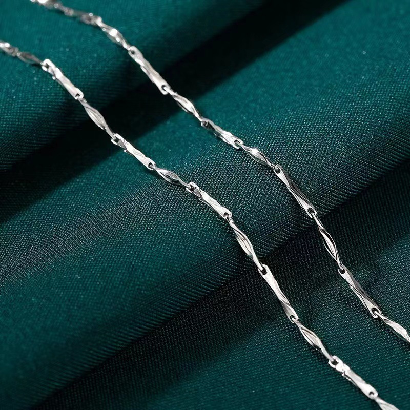 Collar de plata de ley S925 para mujer, cadena cruzada, cadena tipo caja, cadena de ondas de agua, cadena sencilla, cadena cielo estrellado, cadena de clavícula versátil de lujo ligero con broche.