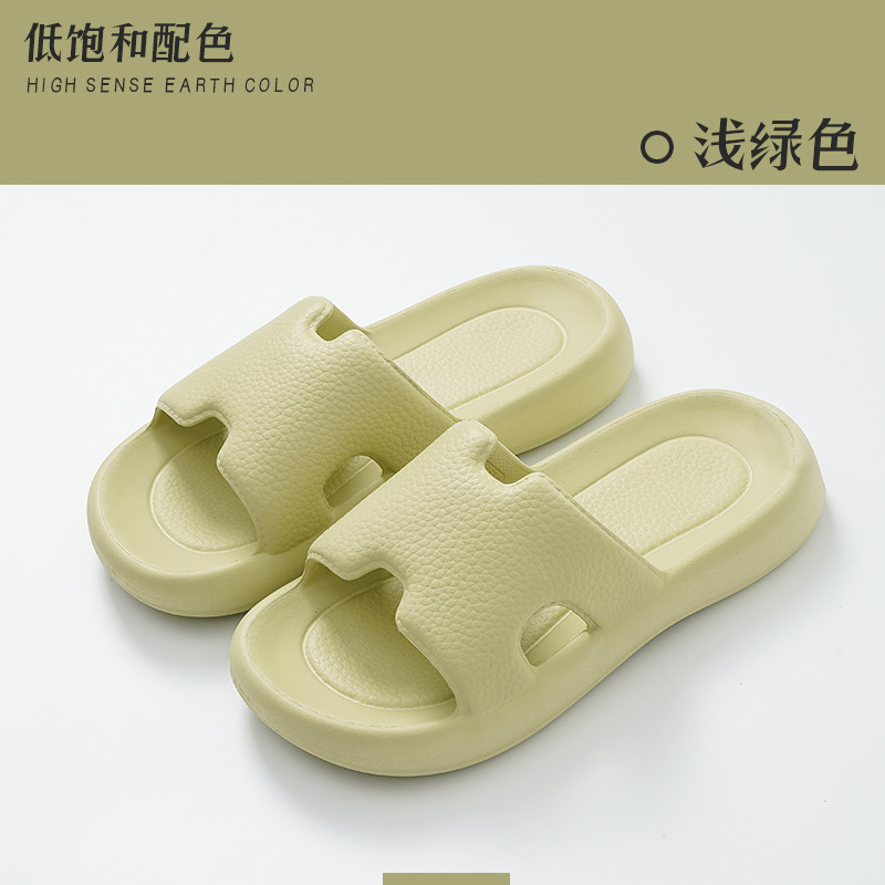 2025 nuevo tipo de pareja de zapatillas para el hogar zapatillas de baño zapatillas al por mayor